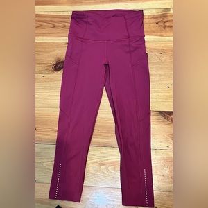 Lululemon size 2 capris Ruby wine
